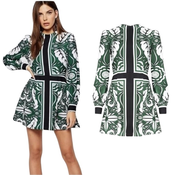 Finders Keepers Dresses & Skirts - Finders Keepers Green The Way Long Sleeve Dress Size S Mini